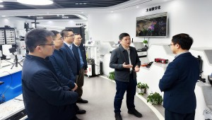 廣西農(nóng)村投資集團有限公司黨委書記、董事長廖應(yīng)燦一行蒞臨托普云農(nóng)調(diào)研參觀
